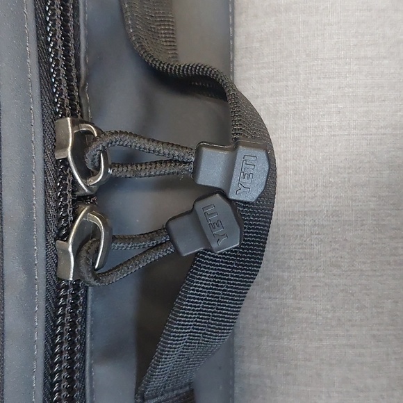 YETI Daytrip Lunchbox - Picture 9 of 9